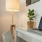 Modern With Balcony, Private Parking And Fast Wi-fi, Center