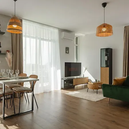 Modern With Balcony, Private Parking And Fast Wi-fi, Center * Timişoara