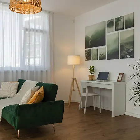 Modern With Balcony, Private Parking And Fast Wi-fi, Center