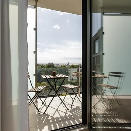Modern With Balcony, Private Parking And Fast Wi-fi, Center *