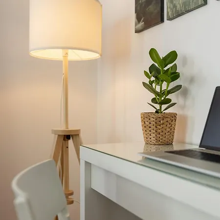 Modern With Balcony, Private Parking And Fast Wi-fi, Center