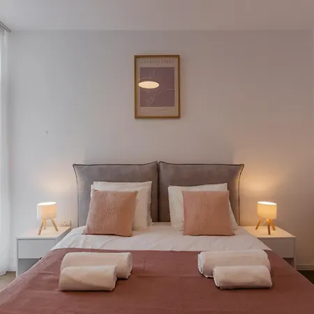 شقة Moderne Avec Balcon, Parking Prive Et Wi-fi Rapide, Centre تيميشورا