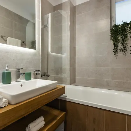 Apartament Modern With Balcony, Private Parking And Fast Wi-fi, Center Timişoara