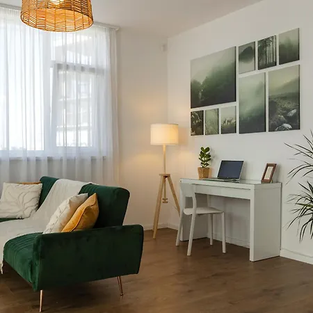Modern With Balcony, Private Parking And Fast Wi-fi, Center Apartament *