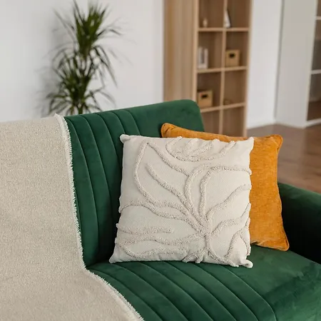 Modern With Balcony, Private Parking And Fast Wi-fi, Center Apartament