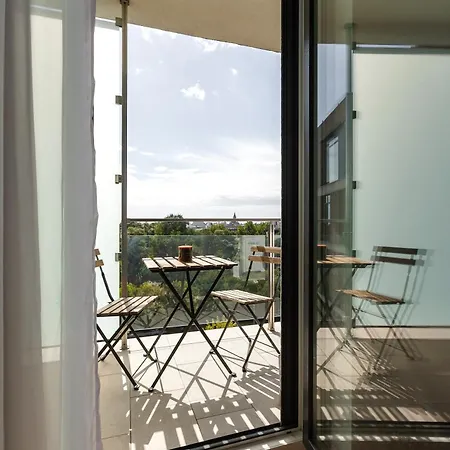 Modern With Balcony, Private Parking And Fast Wi-fi, Center