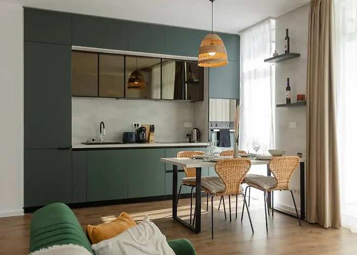 Lägenhet Modern With Balcony, Private Parking And Fast Wi-fi, Center