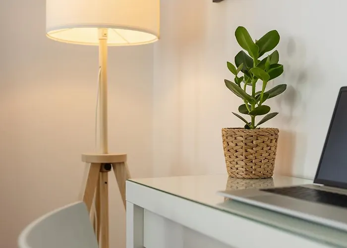 Modern With Balcony, Private Parking And Fast Wi-fi, Center