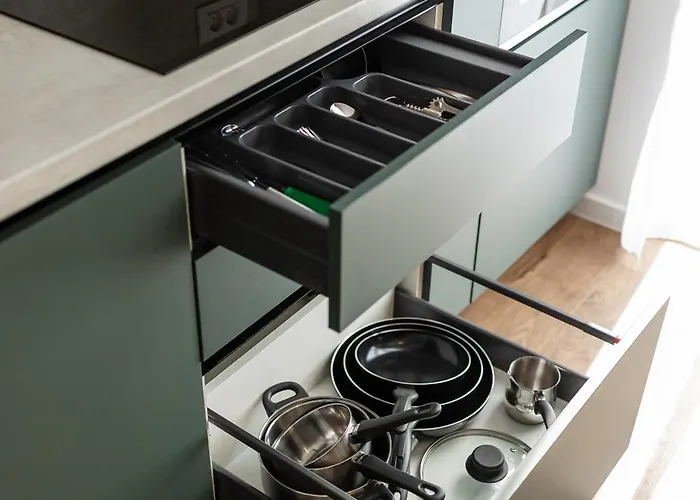 Apartment Modern With Balcony, Private Parking And Fast Wi-fi, Center