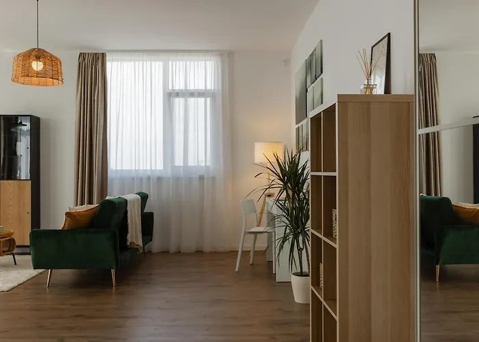 Lägenhet Modern With Balcony, Private Parking And Fast Wi-fi, Center