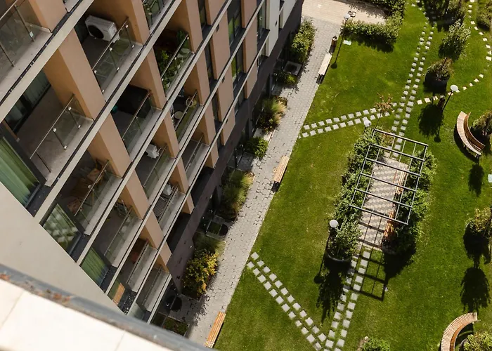 Modern With Balcony, Private Parking And Fast Wi-fi, Center Lägenhet *