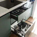 Apartment Modern With Balcony, Private Parking And Fast Wi-fi, Center