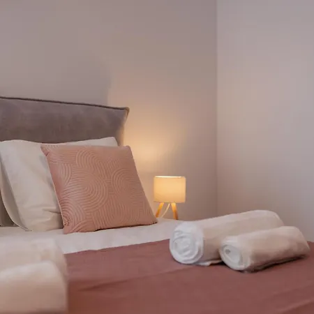 Modern With Balcony, Private Parking And Fast Wi-fi, Center Timisoara
