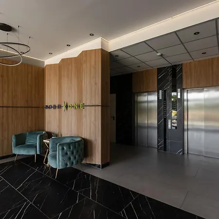 Modern With Balcony, Private Parking And Fast Wi-fi, Center Appartement *