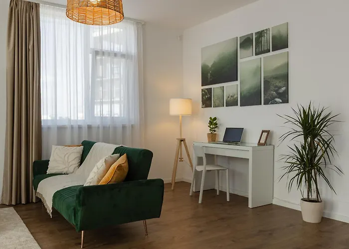 Modern With Balcony, Private Parking And Fast Wi-fi, Center