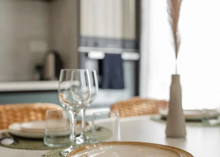 Appartement Modern With Balcony, Private Parking And Fast Wi-fi, Center