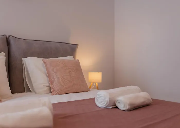 Modern With Balcony, Private Parking And Fast Wi-fi, Center Timişoara