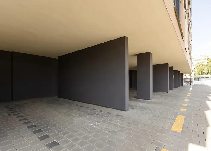 Appartement Modern With Balcony, Private Parking And Fast Wi-fi, Center